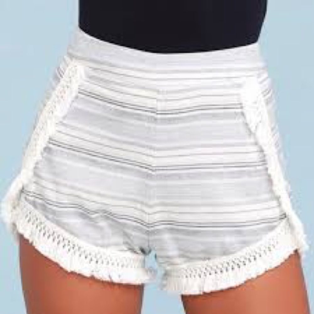 Super cute Lulus fringe shorts in white and blue.